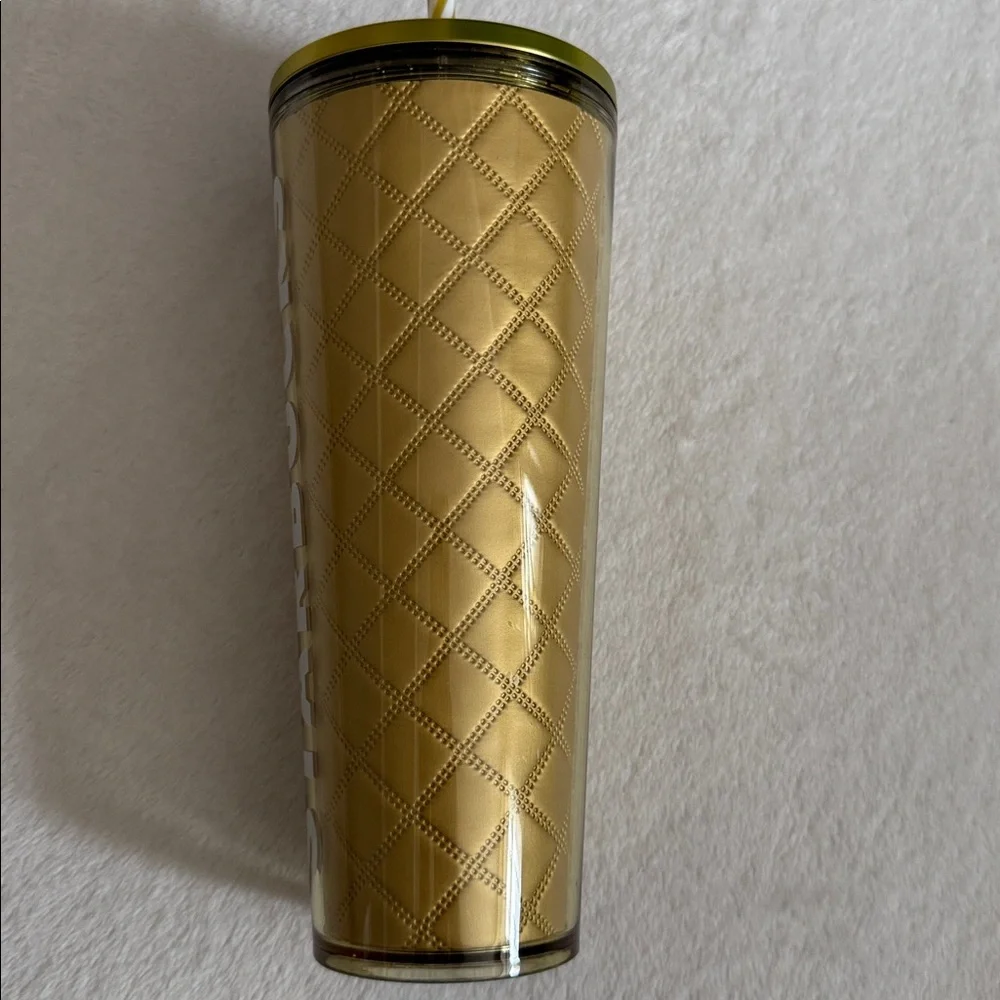 {NWT} Starbucks | Holiday 2024 Gold Quilted Metallic Venti Cold Cup Tumbler 24oz